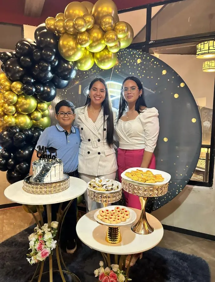 Cena de graduacion en restaurante de Guayaquil en Cuernos al Carbon