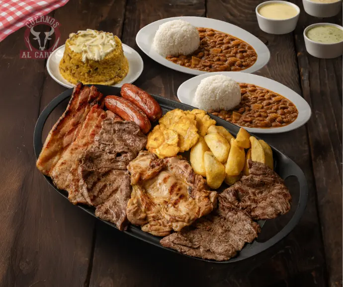 Parillada familiar Piqueo para compartir en Cuernos al carbon, Guayaquil