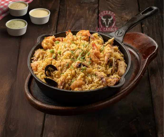 Arroz con mariscos Menu kids, Pollo broster con moros y papas Piqueo para compartir en Cuernos al carbon, Guayaquil
